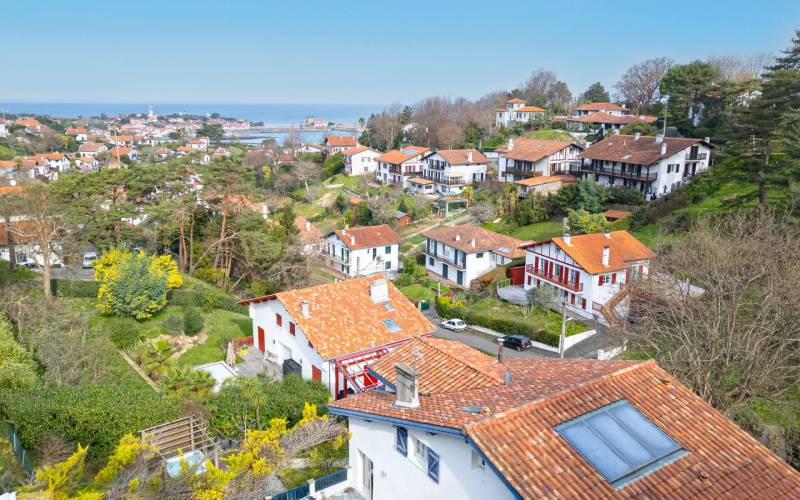 Superbe villa de 320 m² sur la colline de Bordagain Socoa / Ciboure avec vue imprenable sur l’océan