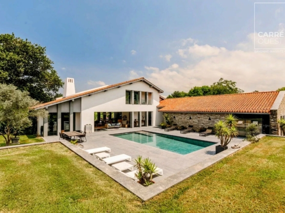 MAISON VENTE ARBONNE 64210 - SURFACE 280M2 - REF 3624 Photo 1