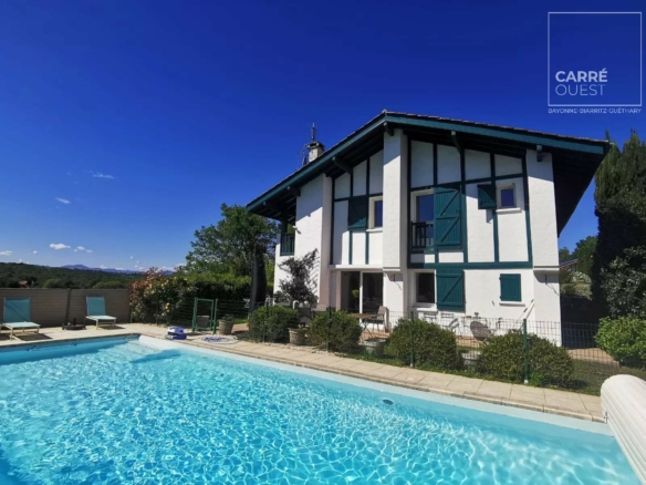 MAISON VENTE BASSUSSARRY 64200 - SURFACE 223M2 - REF 3548 Photo 1
