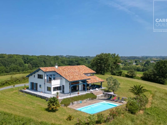MAISON VENTE AHETZE 64210 - SURFACE 260M2 - REF 3650 Photo 1
