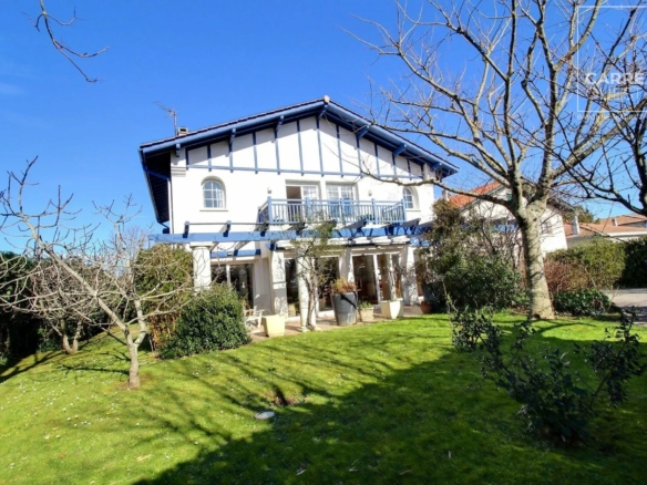 MAISON VENTE BIARRITZ 64200 - SURFACE 270M2 - REF 3690 CDE Photo 1