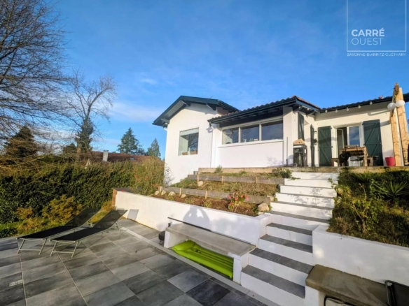 MAISON VENTE ARBONNE 64210 - SURFACE 180M2 - REF 3679 Photo 1