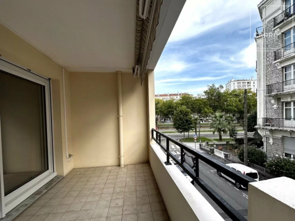 APPARTEMENT VENTE BAYONNE 64100 - SURFACE 67M2 - REF 3734 Photo 1