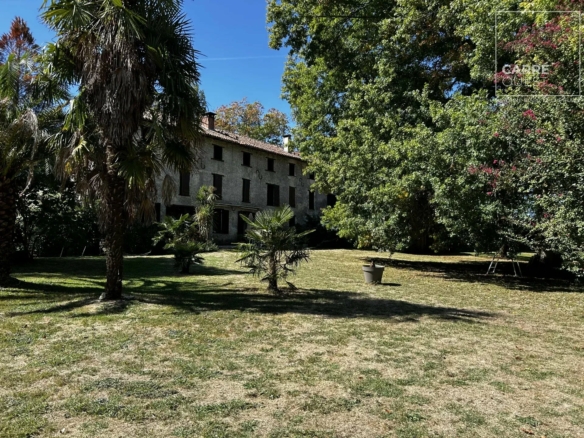 MAISON VENTE URT 64240 - SURFACE 680M2 - REF 3636 Photo 1